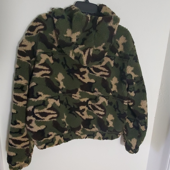 🆕 Green Camo Teddy Bomber Jacket - Picture 5 of 7